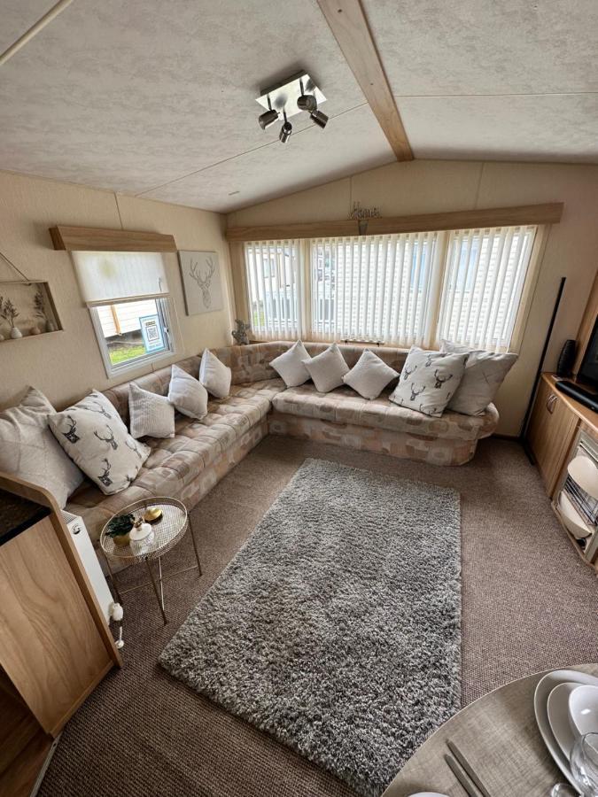 Hotel 6 Berth Caravan On Marine Holiday Park Rhyl Exterior foto