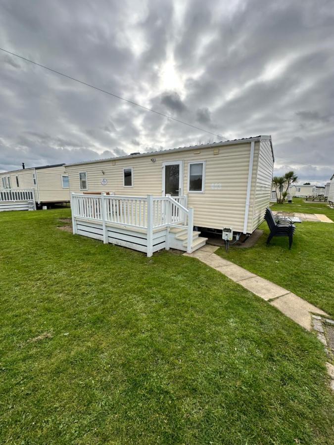 Hotel 6 Berth Caravan On Marine Holiday Park Rhyl Exterior foto